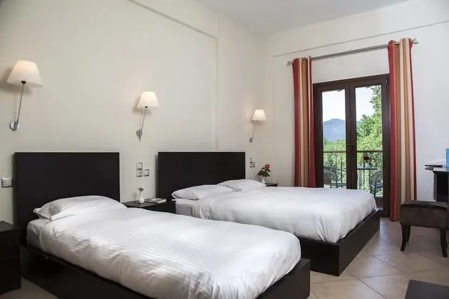 Deluxe Üç Kişilik Oda (Meteora View)