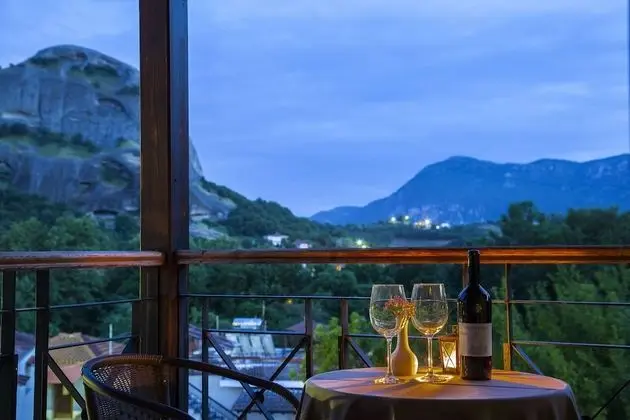 Deluxe Üç Kişilik Oda (Meteora View)