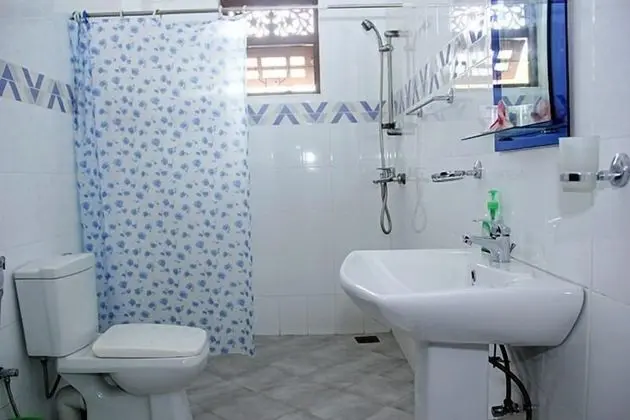 Deluxe Tek Büyük veya İki Ayrı Yataklı Oda, 2 Yatak Odası, Bahçe Manzaralı