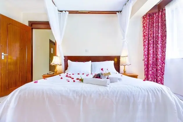 Superior Tek Büyük Yataklı Oda, 1 Büyük (Queen) Boy Yatak, Havuz Manzaralı