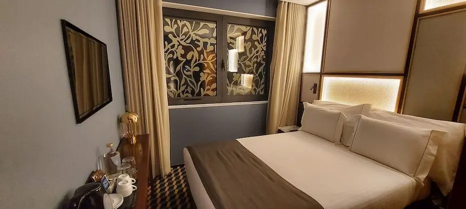 Standard Tek Büyük Yataklı Oda