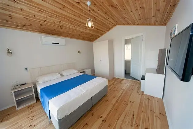 Connection Oda - Deniz ve Havuz Manzaralı