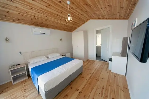 Deluxe Tek Büyük Yataklı Oda