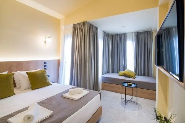 Deluxe Üç Kişilik Oda, Teras, Şehir Manzaralı