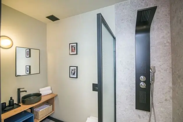Deluxe Üç Kişilik Oda, Teras, Şehir Manzaralı
