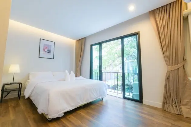 King Room with Balcony