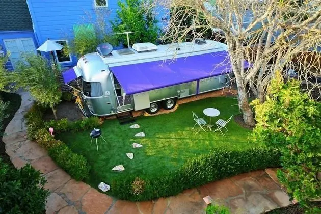 Deluxe Karavan