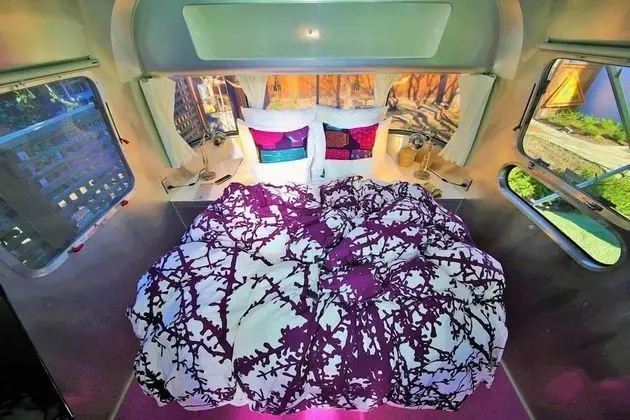 Deluxe Karavan