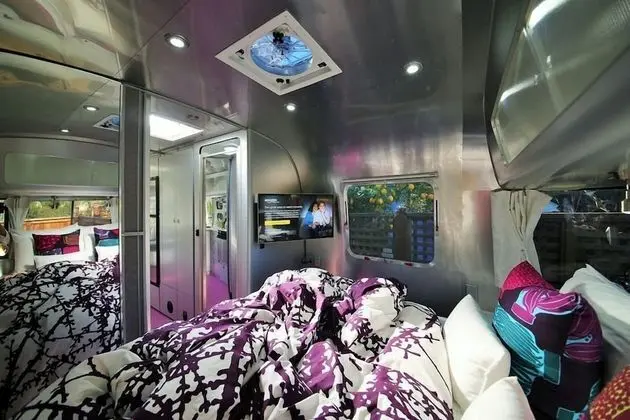 Deluxe Karavan