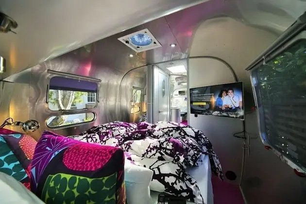 Deluxe Karavan