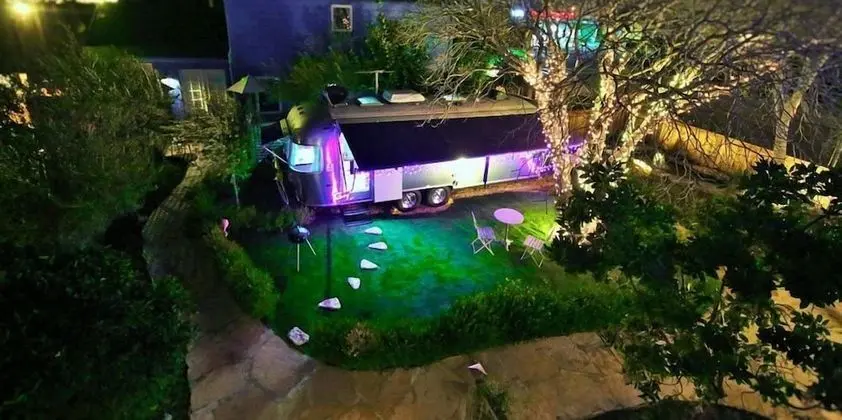 Deluxe Karavan