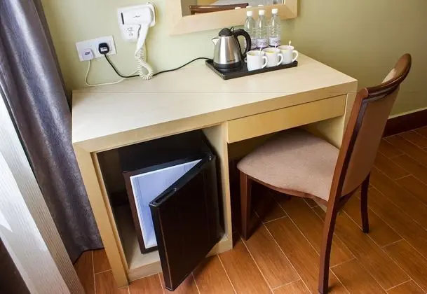 Deluxe Oda (King Bed with Window)