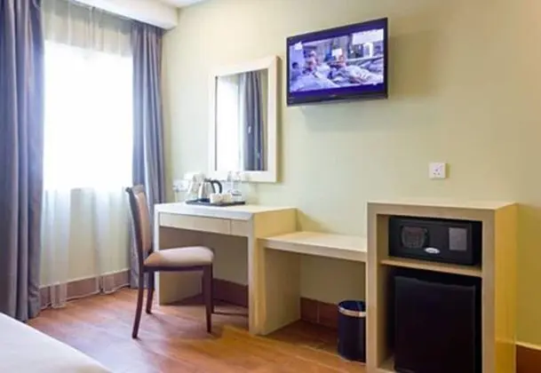 Deluxe Oda (King Bed with Window)