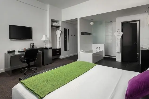 Çatı Katı (Loft), 1 En Büyük (King) Boy Yatak, Küvet, Şehir Manzaralı