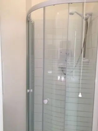 Basic Tek Büyük Yataklı Oda