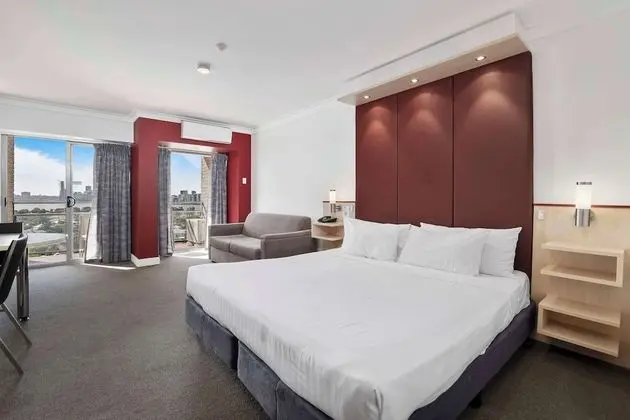 Superior Oda, Balkon, Nehir Manzaralı