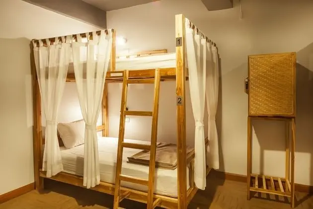 Private room with 4 beds & shared external bathroom