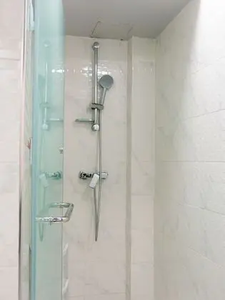 Private room with 4 beds & shared external bathroom