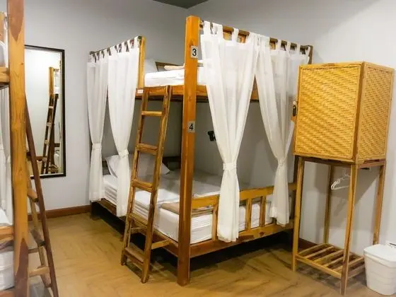 Private room with 4 beds & shared external bathroom - Female only