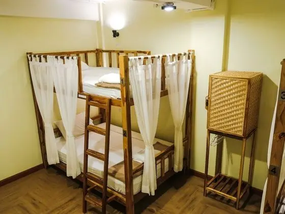 Private room with 4 beds & shared external bathroom - Female only