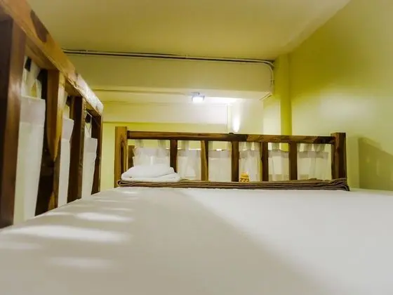 Private room with 4 beds & shared external bathroom - Female only