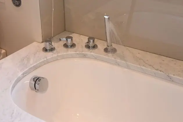 Tek Kişilik Oda, Ortak Banyo