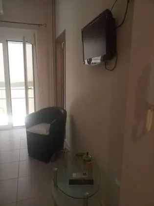 Apart Daire, 1 Büyük (Queen) Boy Yatak ve Çekyat