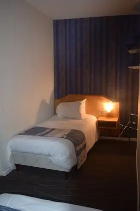 Üç Kişilik Oda, Şehir Manzaralı
