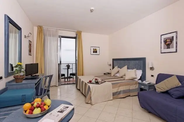 Family Oda, Deniz Manzaralı (4 People)