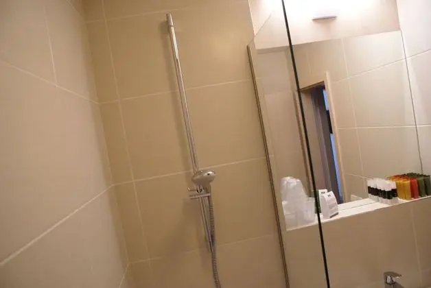 Exclusive Tek Büyük Yataklı Oda