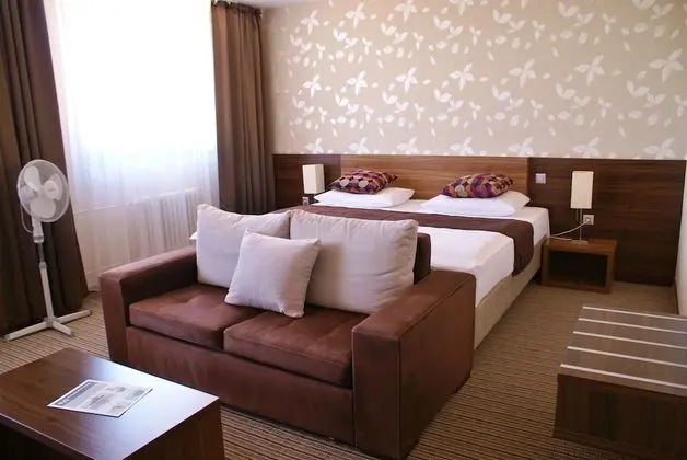 Standard Tek Büyük Yataklı Oda