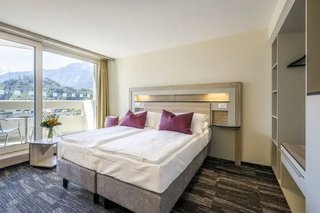 Double Room Queen Size Deluxe (7th to 14th floor)