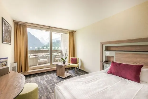 Double Room Queen Size Deluxe (7th to 14th floor)