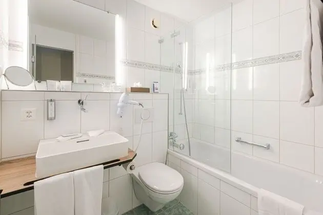 Double Room Queen Size Deluxe (7th to 14th floor)