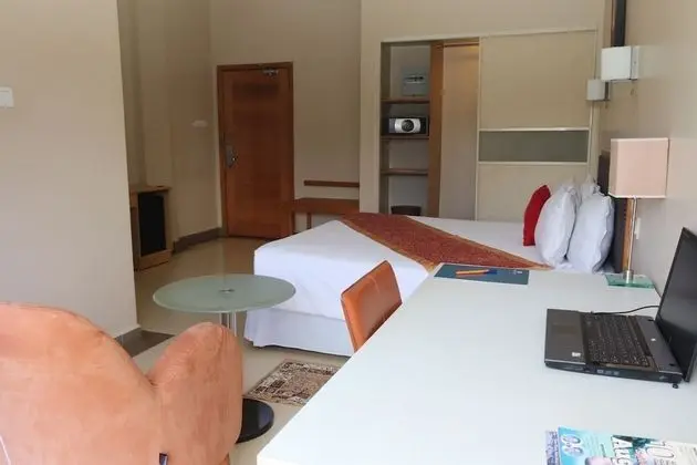 Business Tek Büyük Yataklı Oda, Golf Manzaralı