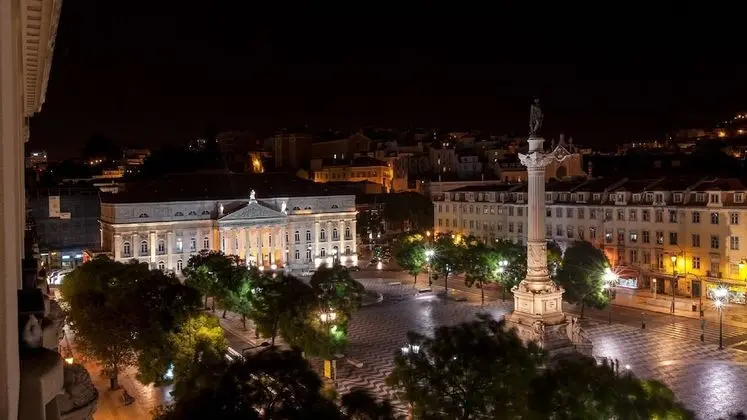 Tek Büyük veya İki Ayrı Yataklı Oda (Rossio and Castle View)