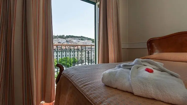 Tek Büyük veya İki Ayrı Yataklı Oda (Rossio and Castle View + Extra Bed)