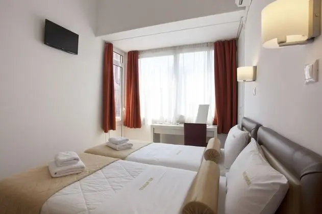 Standard Tek Büyük veya İki Ayrı Yataklı Oda