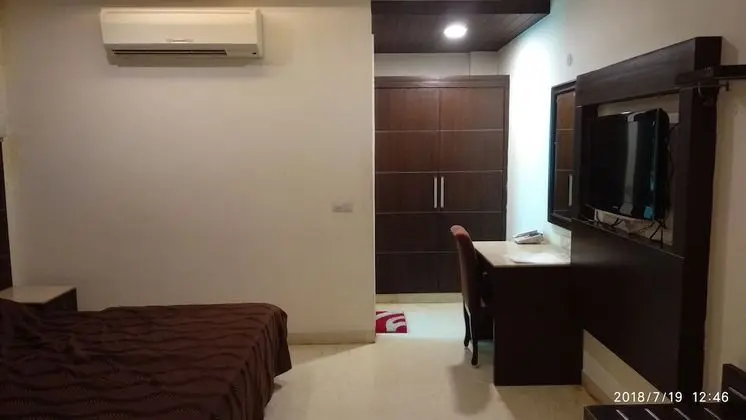 Deluxe Tek Büyük Yataklı Oda, 1 Çift Kişilik Yatak, Balkon, Şehir Manzaralı