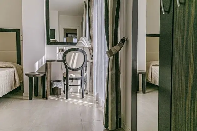 Junior Süit, Bağlantılı Odalar