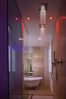 Junior Süit (Olives court view)