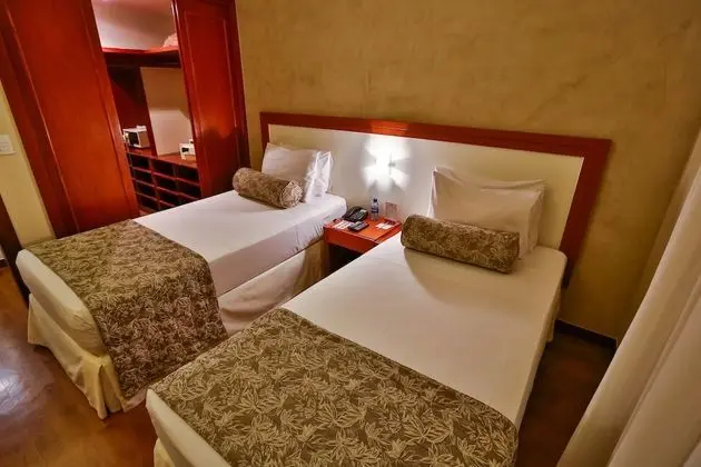 Deluxe Süit (2 camas solteiro e 1 sofá-cama casal)