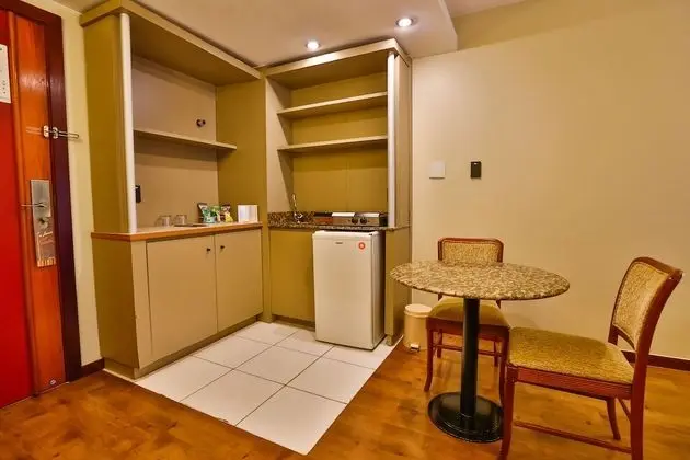Suíte Superior (2 camas solteiro e 1 sofá-cama solteiro)