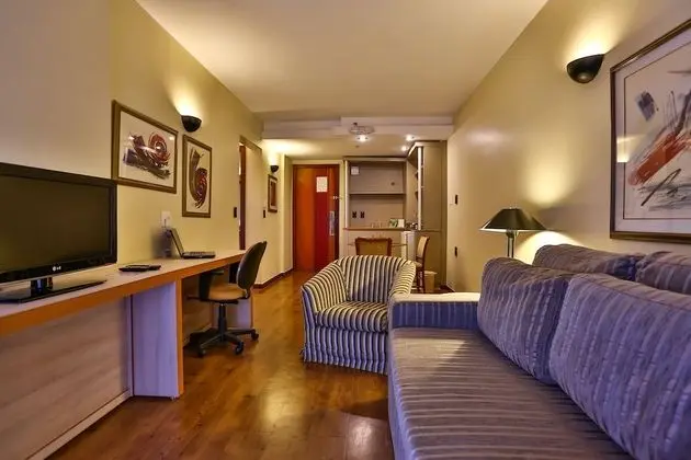 Suíte Superior (2 camas solteiro e 1 sofá-cama solteiro)