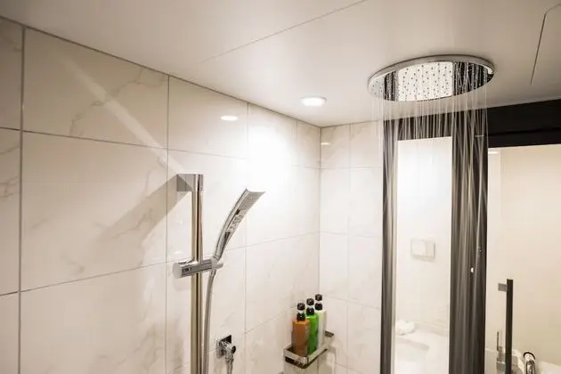 Oda, Sigara İçilmez (High Floor Queen)