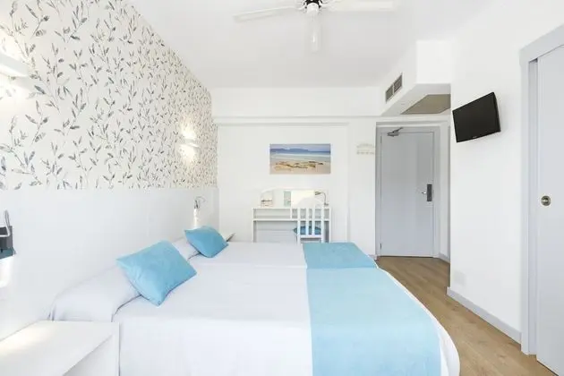 Superior Tek Büyük Yataklı Oda, Balkon (2 Adults + 1 Child)