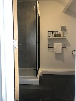 Standard İki Ayrı Yataklı Oda, Banyolu/Duşlu (Large Attic)