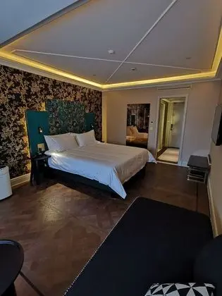 Business Tek Büyük Yataklı Oda