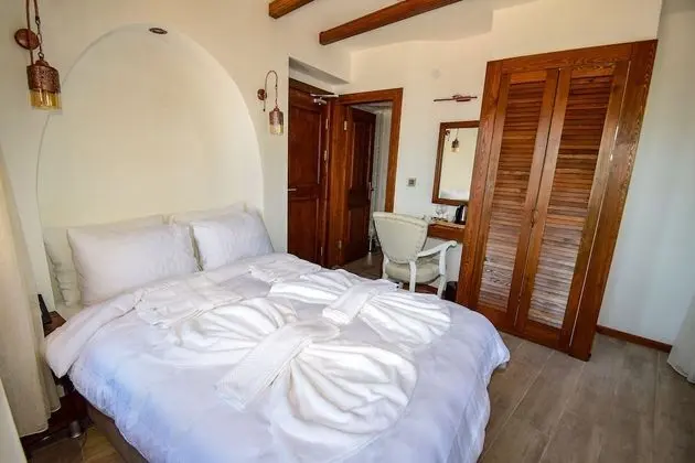 Tek Büyük Yataklı Oda, Balkon, Deniz Manzaralı