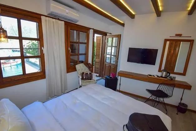 Tek Büyük Yataklı Oda, Balkon, Deniz Manzaralı